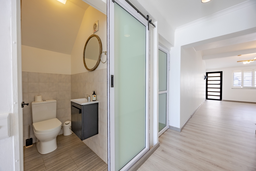 2 Bedroom Property for Sale in Milnerton Central Western Cape